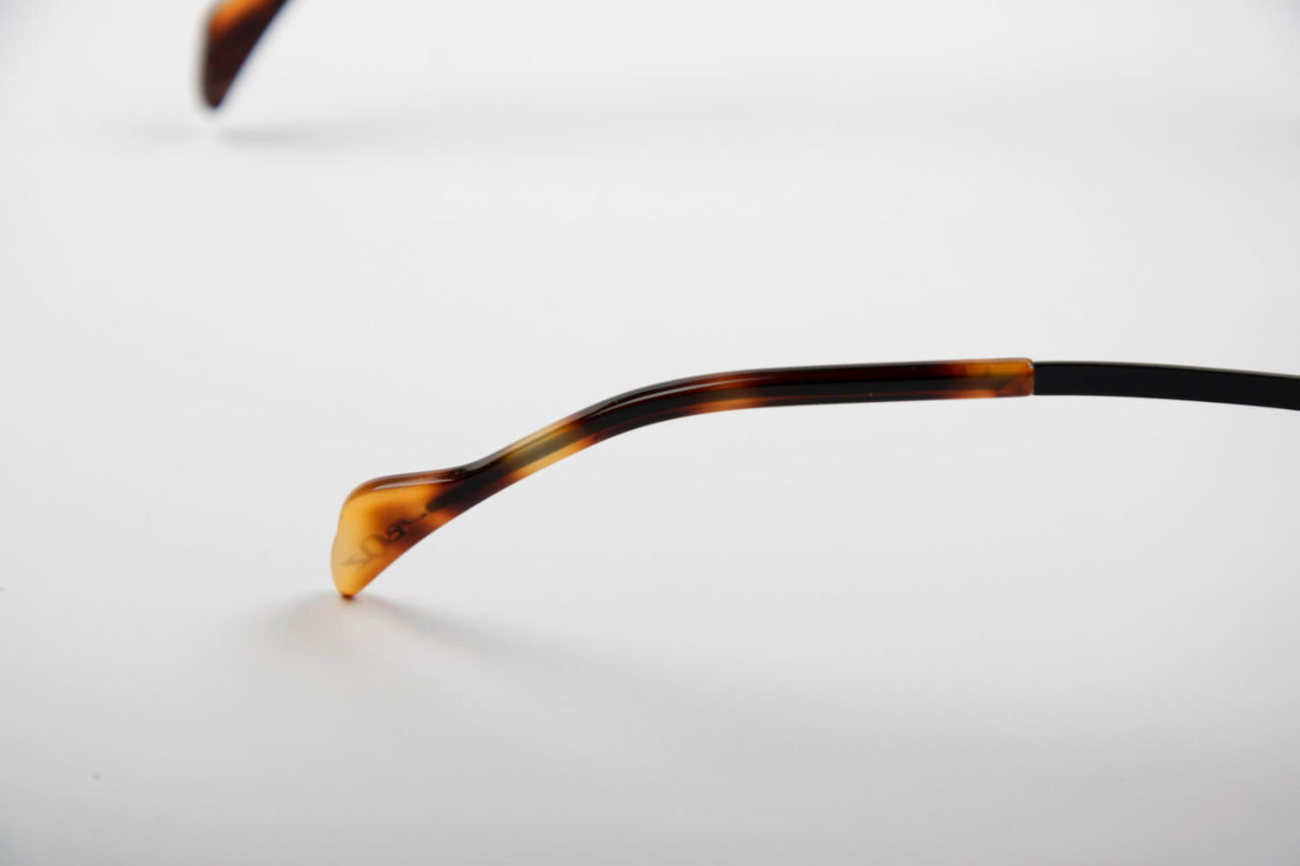Boz Eyewear | Hotel | Nero e Oro - OTTICA SICOLI