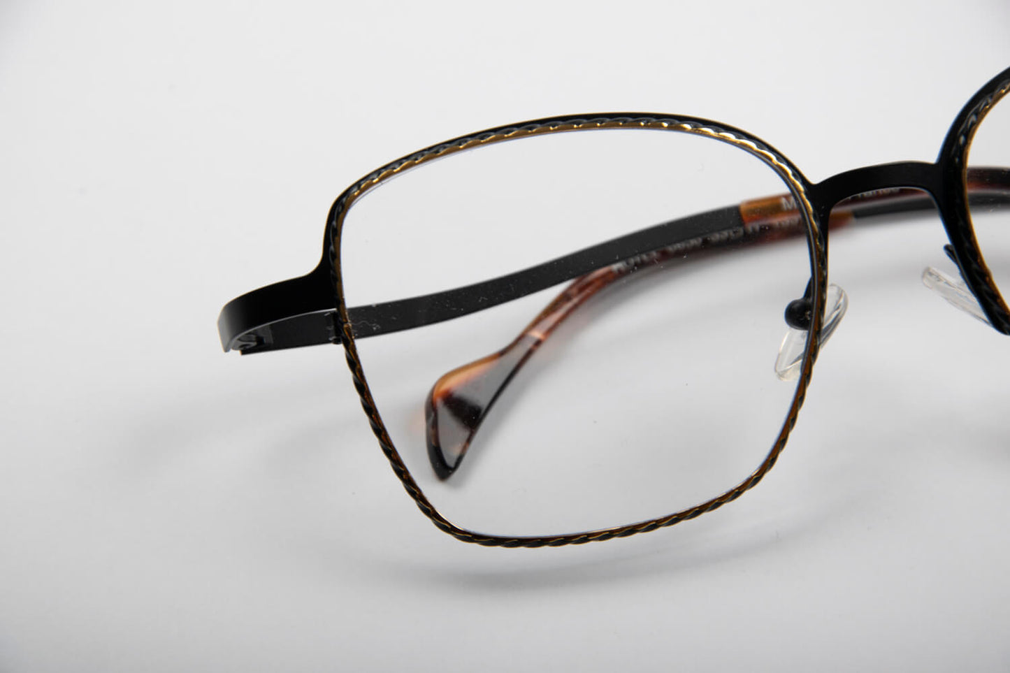 Boz Eyewear | Hotel | Nero e Oro - OTTICA SICOLI