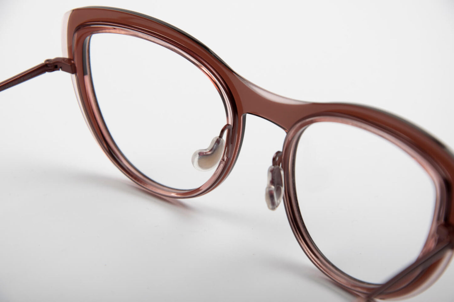 Caroline Abram | Down 663 | Fango e Rosa - OTTICA SICOLI