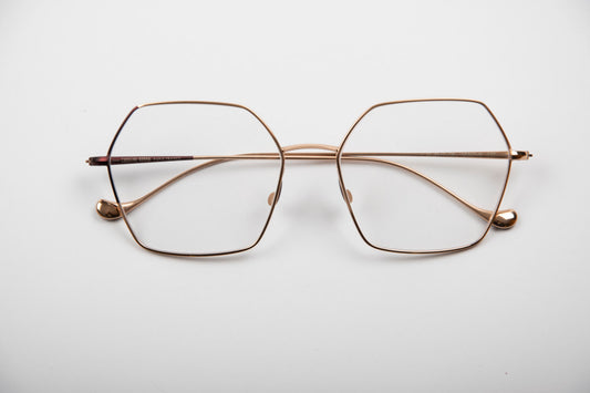 Caroline Abram | Verone | Oro e Prugna - OTTICA SICOLI