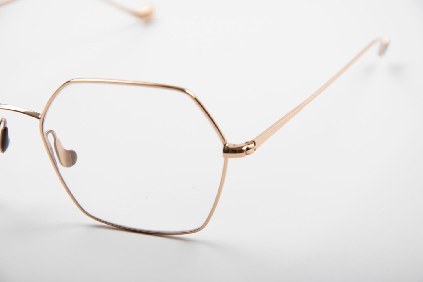 Caroline Abram | Verone | Oro e Prugna - OTTICA SICOLI