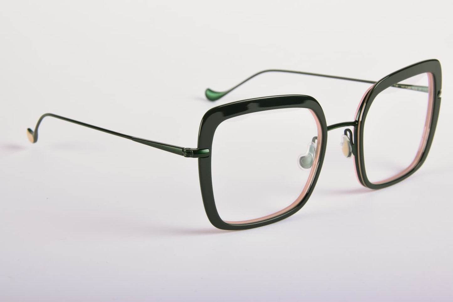 Caroline Abram | We Kiss | Nero e Tartaruga