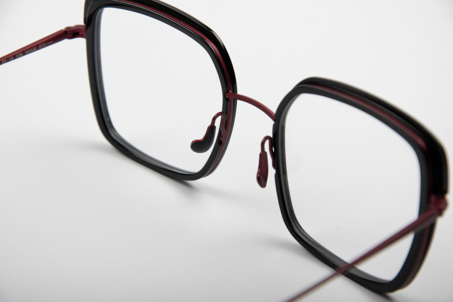 Caroline Abram | Wiam | Nero e Bordeaux - OTTICA SICOLI