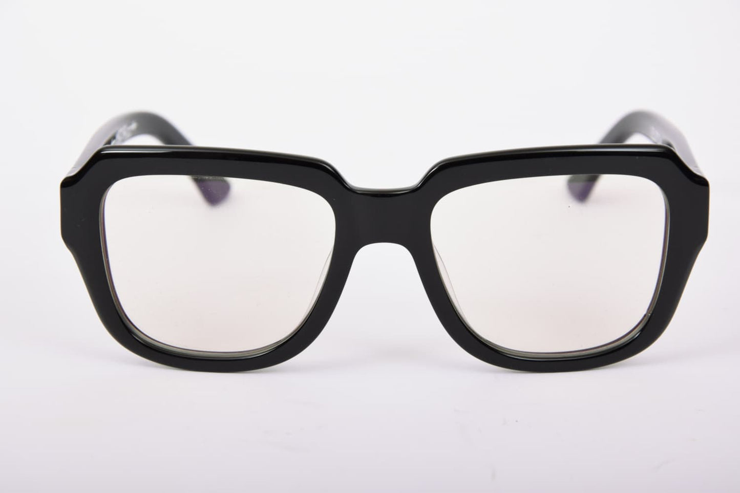 Metio | Elton | Nero