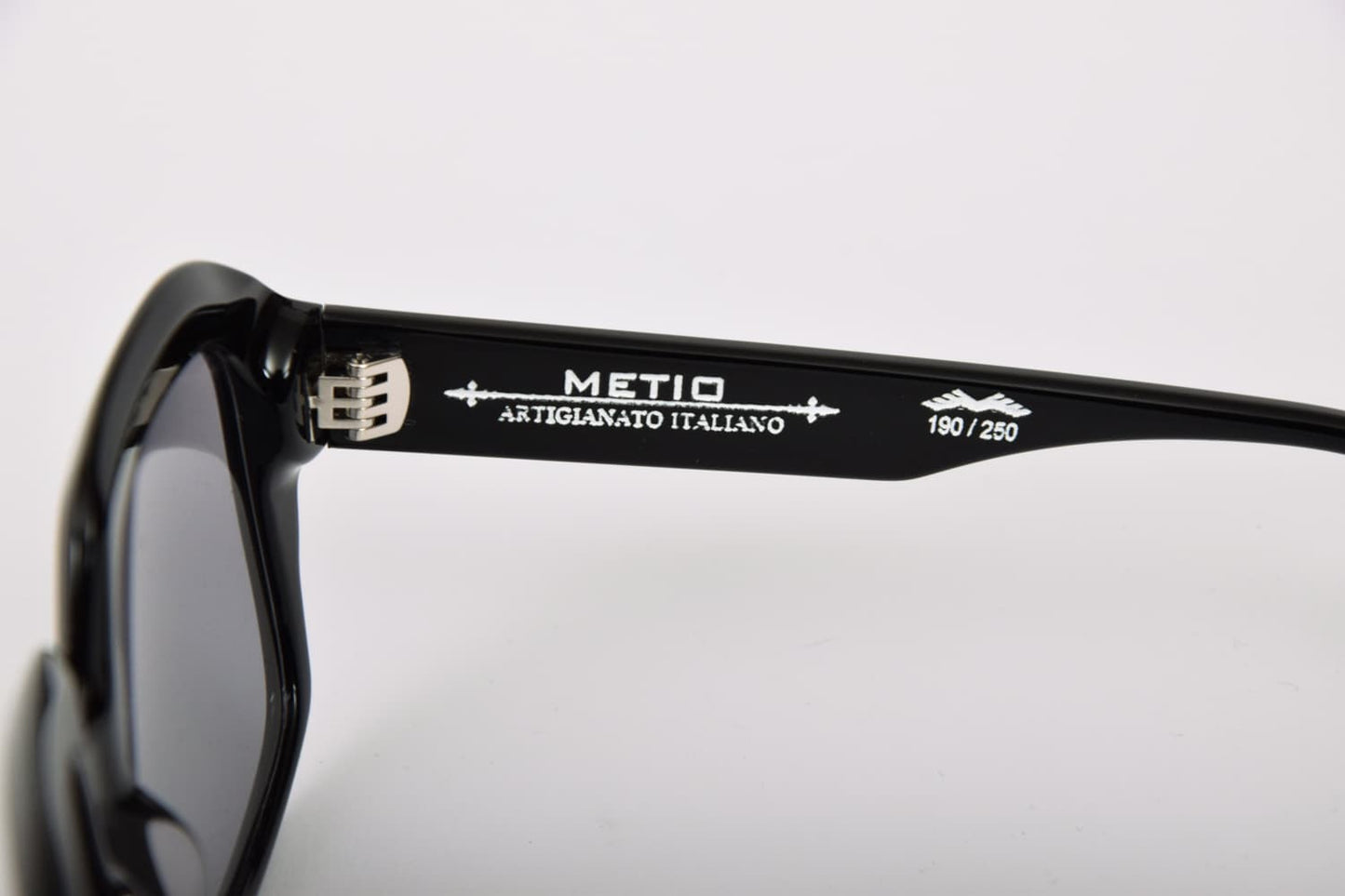Metio | Sophia | Nero