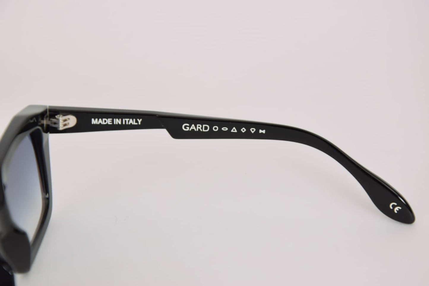 Gard Prisma Nero