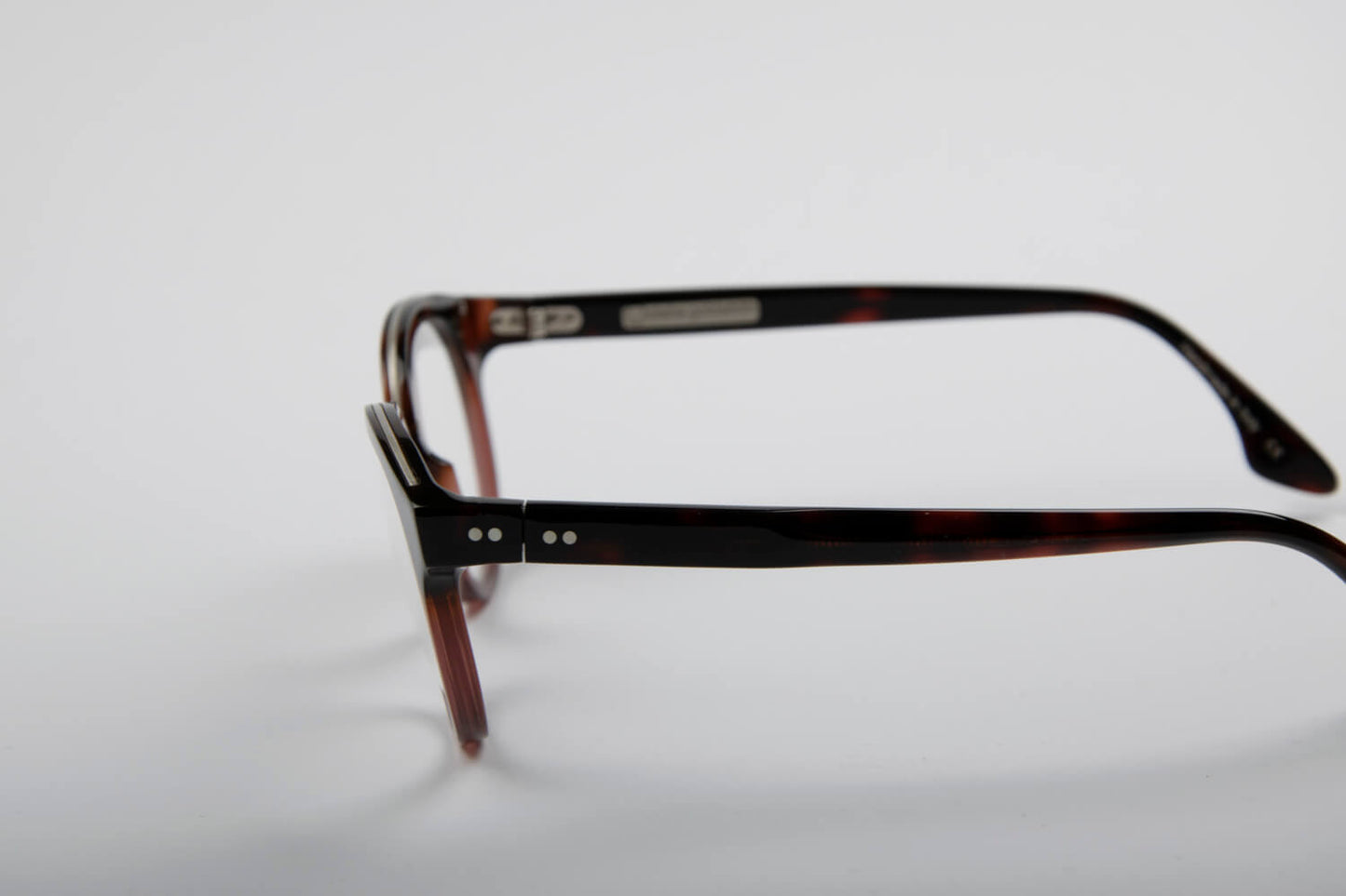 Oliver Goldsmith | Rixon | Prugna Tartaruga - OTTICA SICOLI