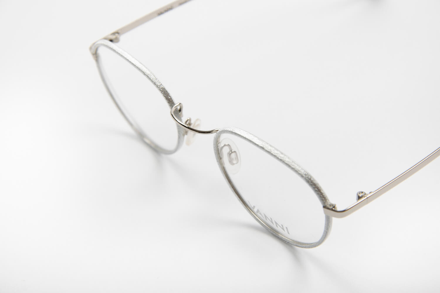 Vanni | V6205 | C77 Argento e Bianco - OTTICA SICOLI