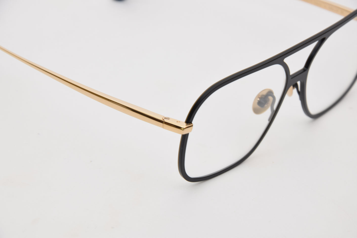 Emmanuelle Khanh | Sailor | Titanio Oro-Nero - OTTICA SICOLI