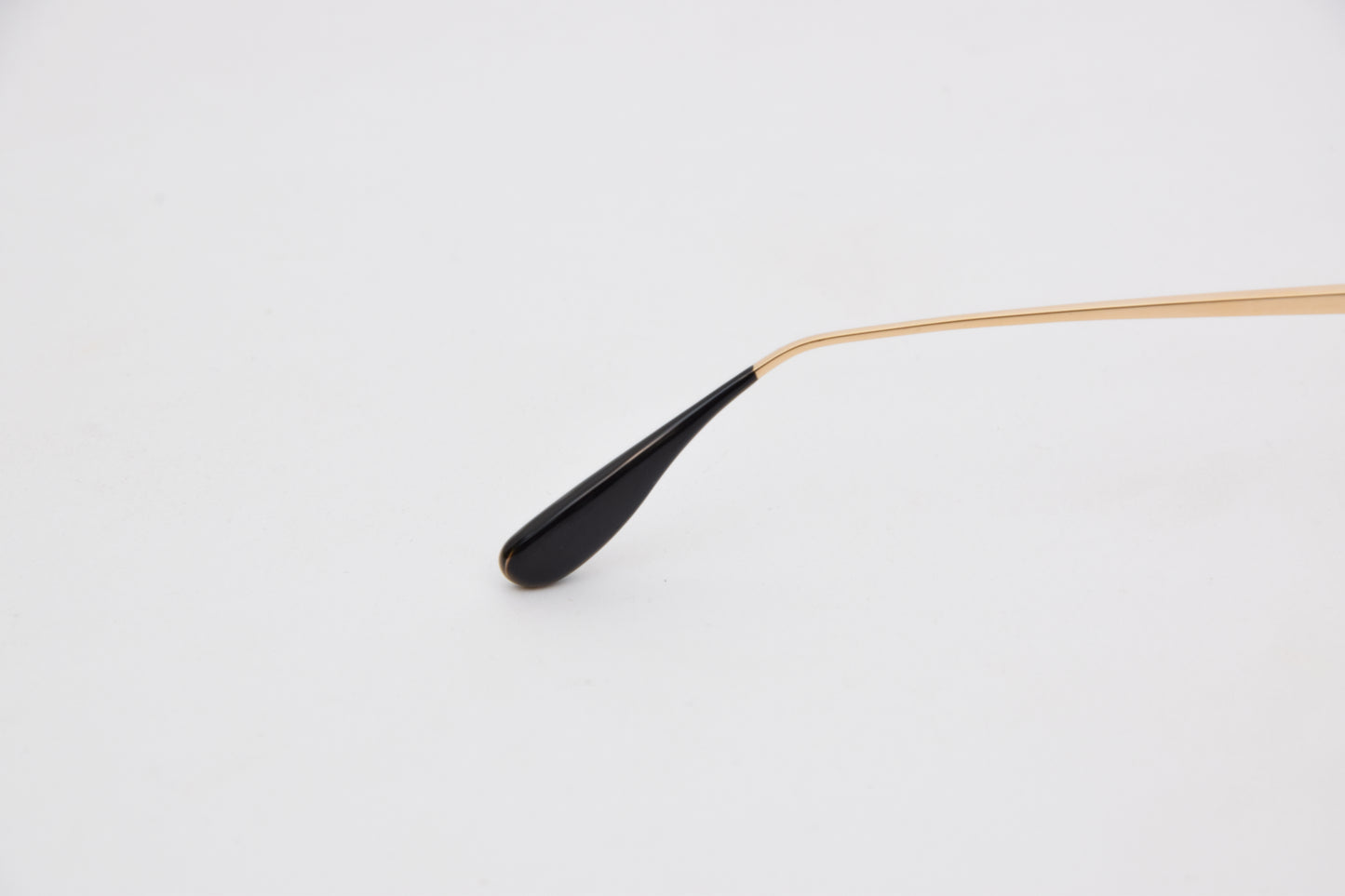 Emmanuelle Khanh | Sailor | Titanio Oro-Nero - OTTICA SICOLI