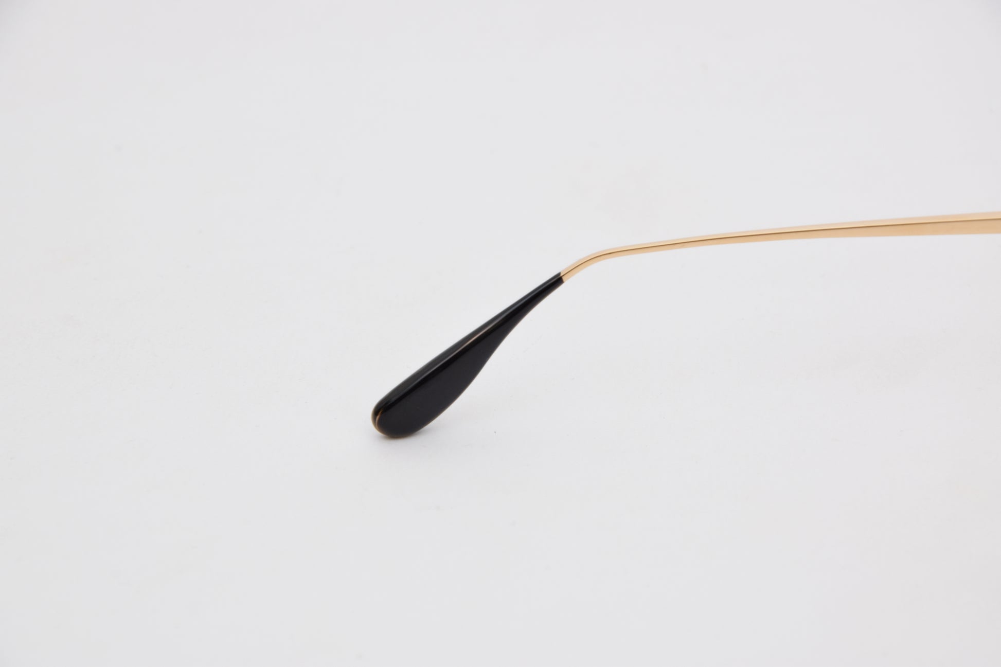 Emmanuelle Khanh | Sailor | Titanio Oro-Nero - OTTICA SICOLI